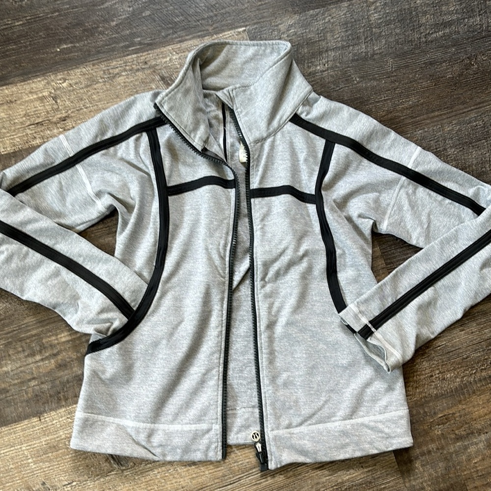 LULULEMON jacket - Picture 8 of 8